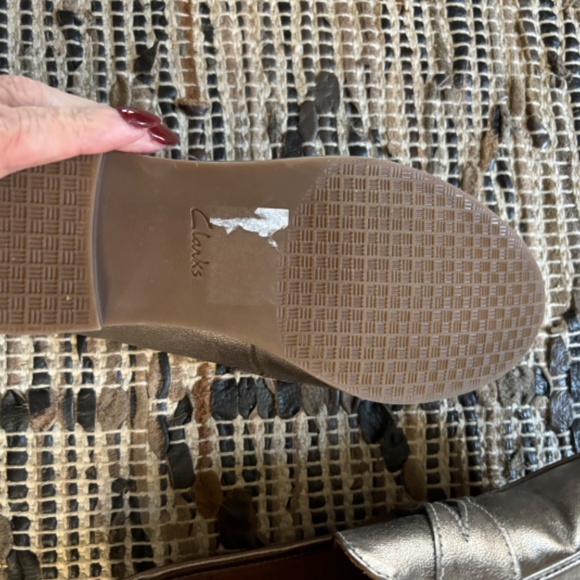 Clark’s silver loafer - Picture 3 of 4